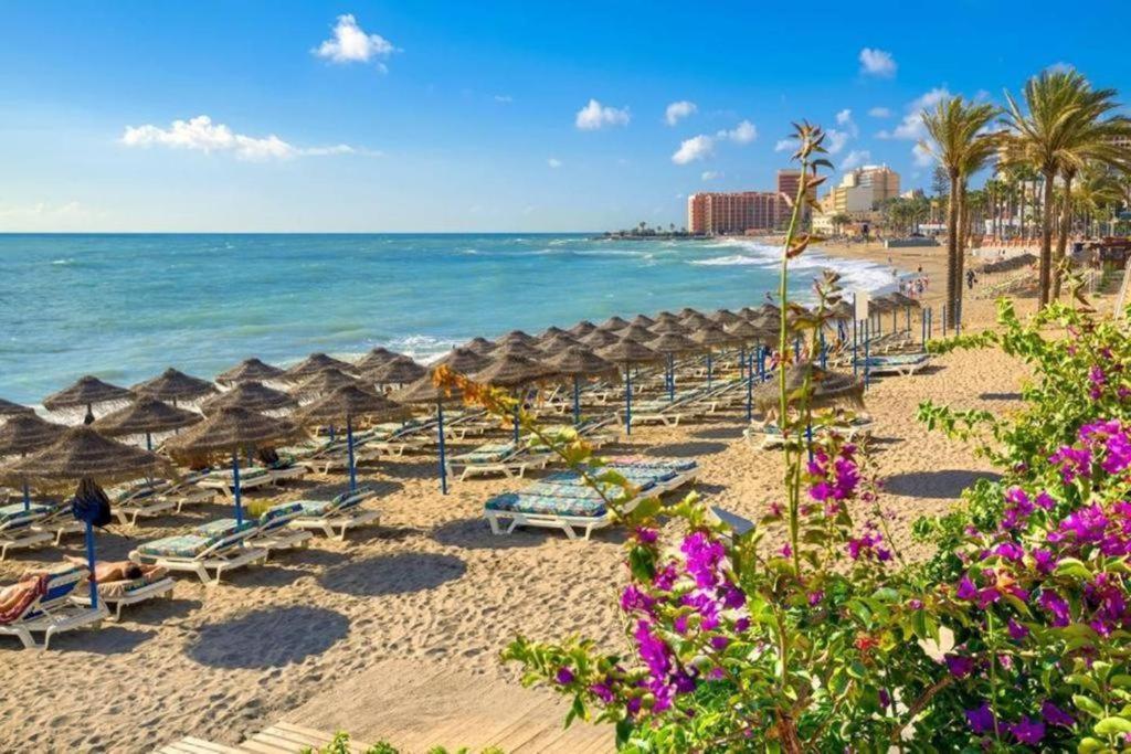 Apartamento Con Gran Terraza Junto A La Playa トレモリノス エクステリア 写真